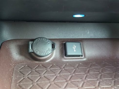 Used 2021 Toyota RAV4 Limited AWD/4WD image 25