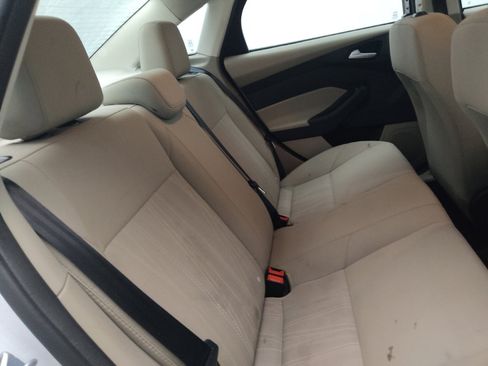 Used 2018 Ford Focus SE FWD image 19