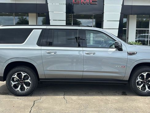 New 2026 GMC Yukon XL AT4 w/ AT4 Premium Package AWD/4WD image 9