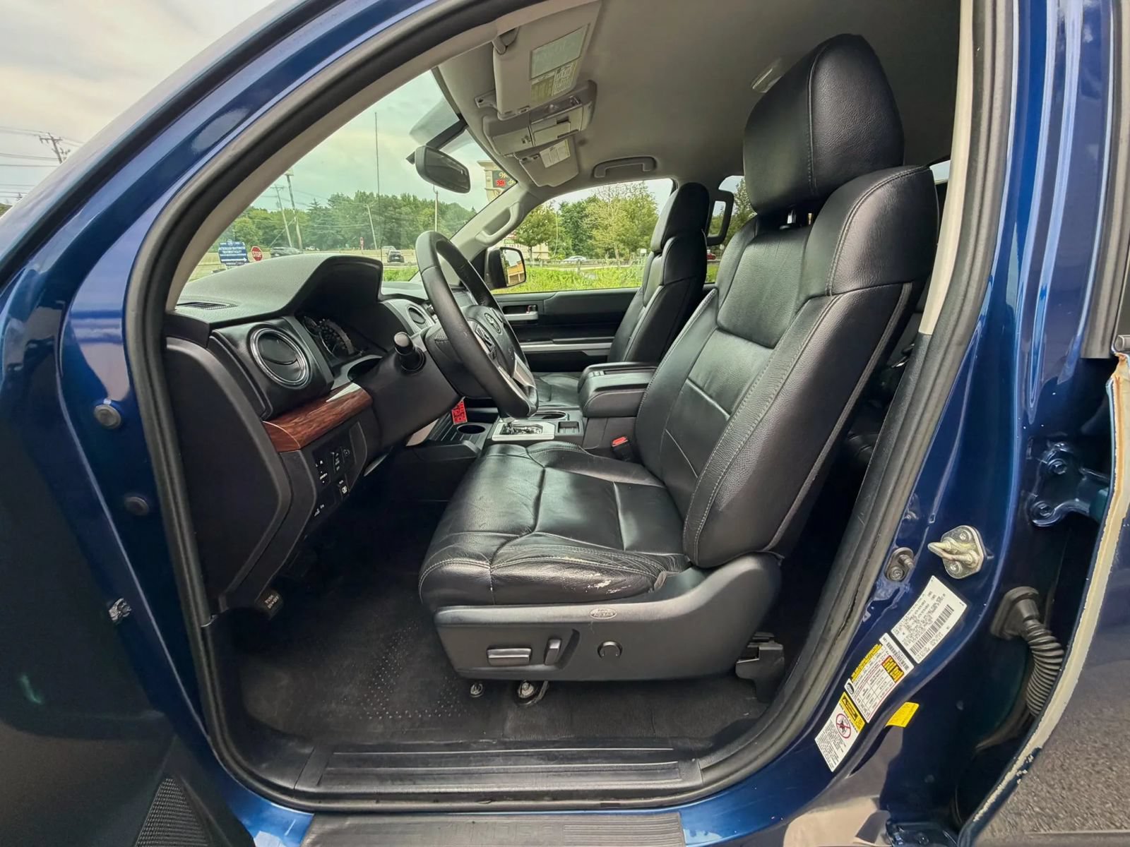 Used 2015 Toyota Tundra Limited w/ Limited Premium Package AWD/4WD image 26