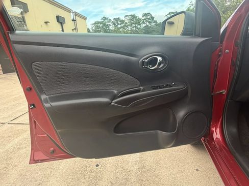 Used 2016 Nissan Versa SV FWD image 12