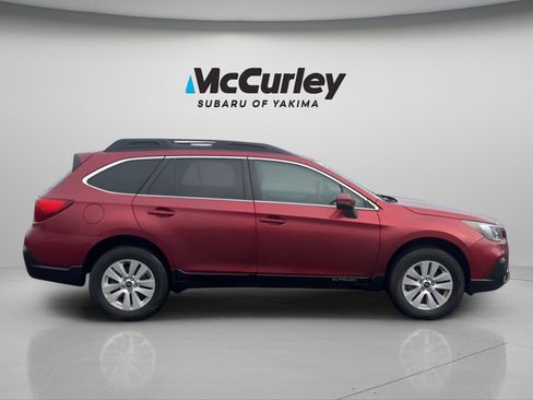 Used 2018 Subaru Outback 2.5i Premium image 6