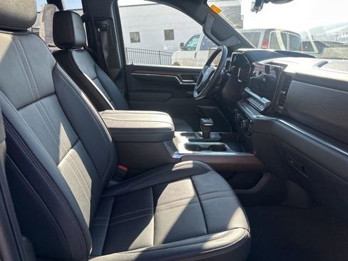 Used 2024 Chevrolet Silverado 1500 High Country w/ Technology Package image 11