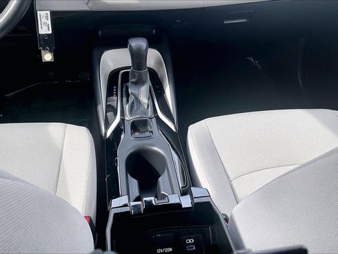 Used 2022 Toyota Corolla LE image 30