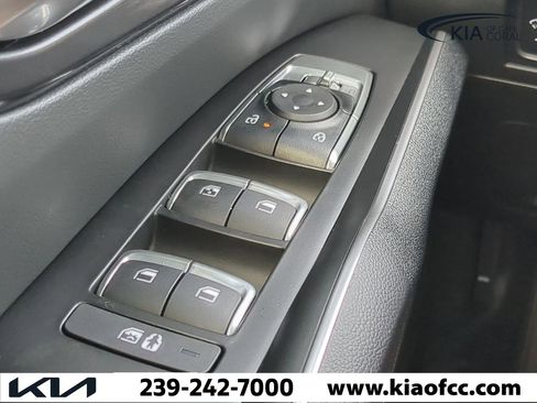 New 2025 Kia Sorento LX image 21