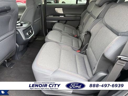 Used 2025 Ford Expedition Active RWD image 9