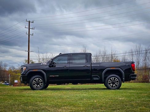 Used 2020 GMC Sierra 2500 AT4 w/ AT4 Premium Package image 9