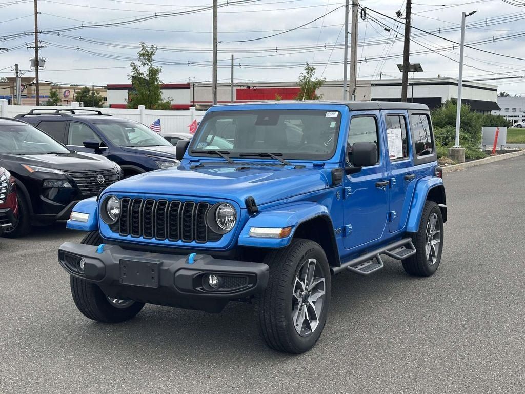 Used 2024 Jeep Wrangler Unlimited w/ Convenience Group AWD/4WD image 35