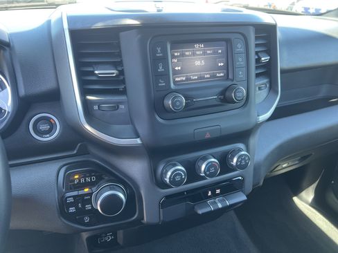 Used 2022 RAM 1500 Big Horn AWD/4WD image 34