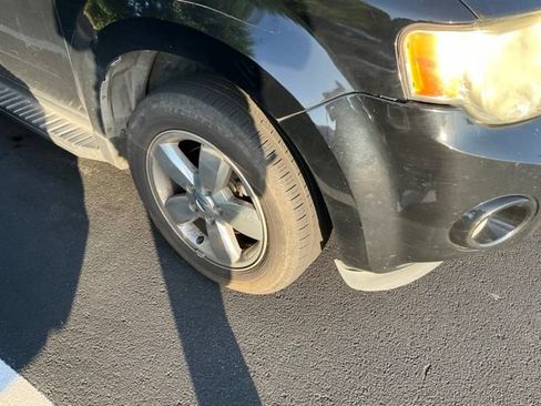 Used 2010 Ford Escape XLT FWD image 2