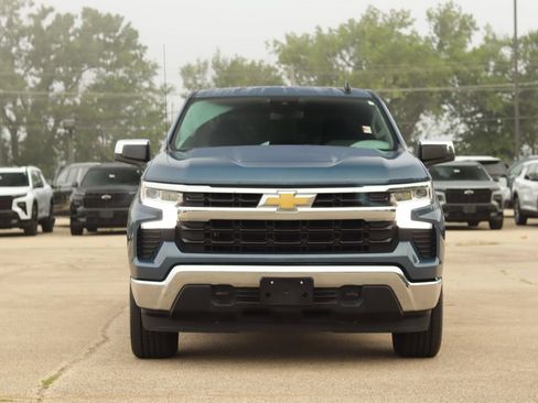 Used 2024 Chevrolet Silverado 1500 LT AWD/4WD image 2