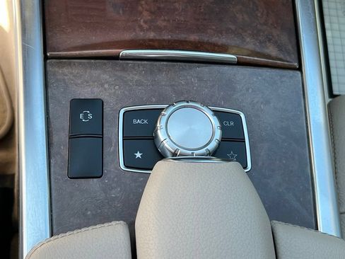 Used 2014 Mercedes-Benz E 350 Sedan image 22
