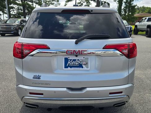 Used 2017 GMC Acadia Denali w/ Technology Package FWD image 4