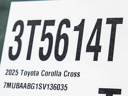 Used 2025 Toyota Corolla Cross LE w/ Moonroof Package AWD/4WD image 28