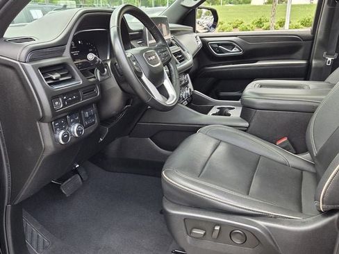 Used 2023 GMC Yukon XL SLT w/ Max Trailering Package AWD/4WD image 17