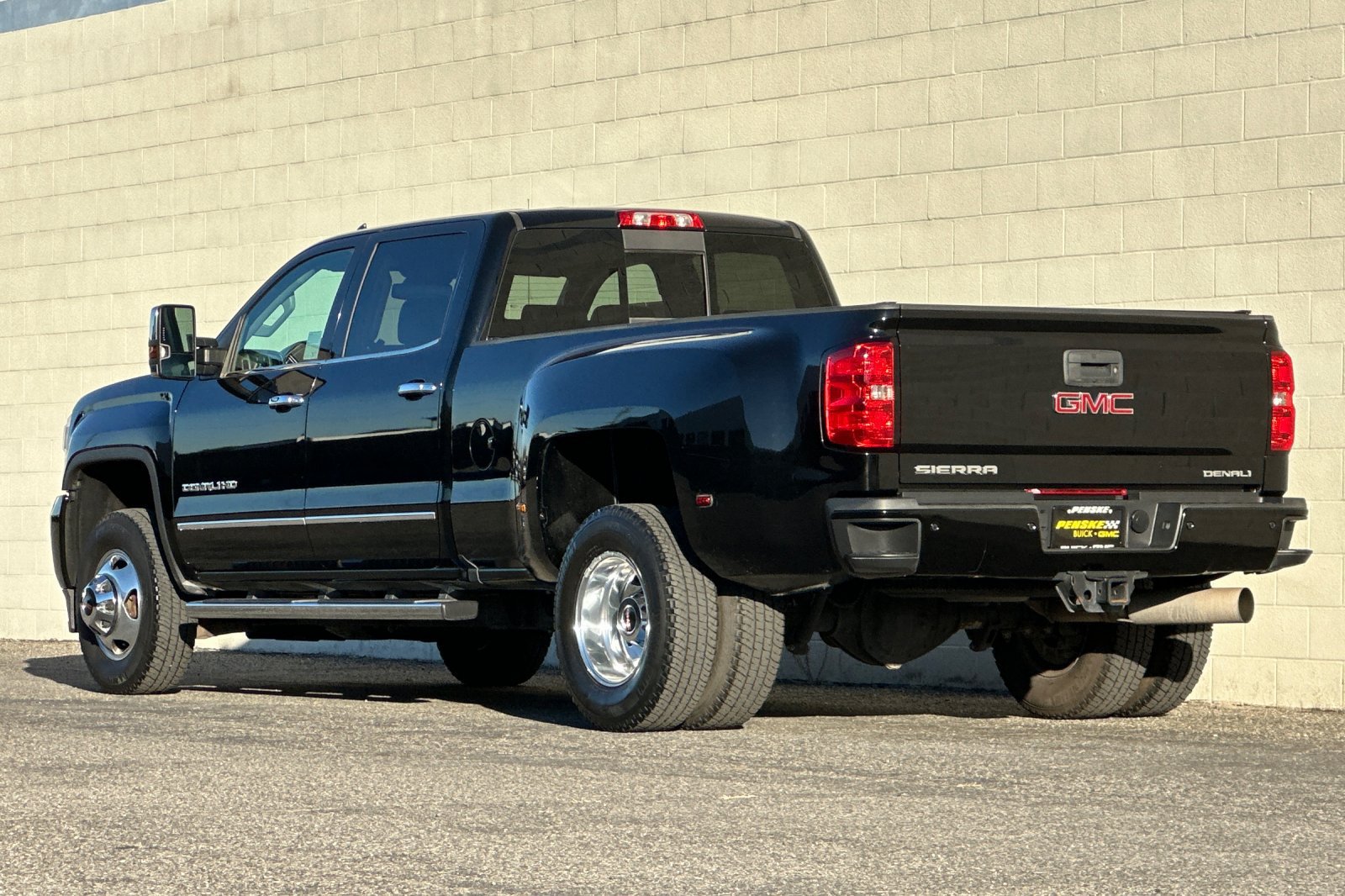 Certified 2016 GMC Sierra 3500 Denali w/ Duramax Plus Package RWD image 6