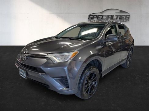 Used 2017 Toyota RAV4 LE image 5