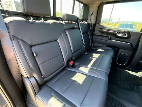 Used 2024 GMC Sierra 1500 SLT AWD/4WD image 32