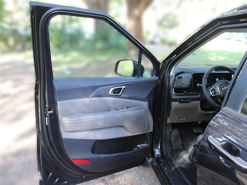 New 2026 Kia Carnival EX FWD image 25