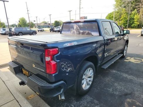 Used 2020 Chevrolet Silverado 1500 Custom w/ Custom Value Package AWD/4WD image 3