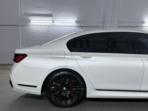 Used 2022 BMW 750i xDrive w/ Executive Package image 8