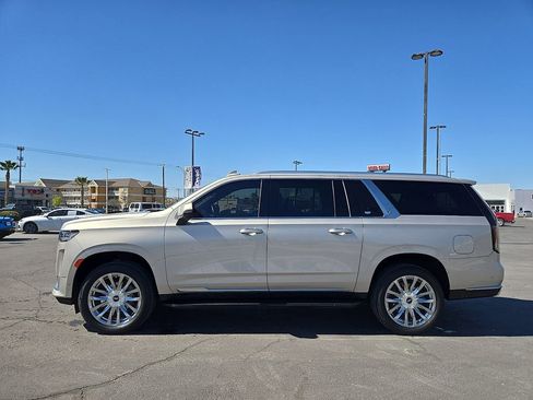 Used 2024 Cadillac Escalade ESV Premium Luxury image 2