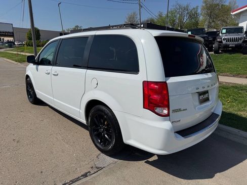 Used 2019 Dodge Grand Caravan GT FWD image 3