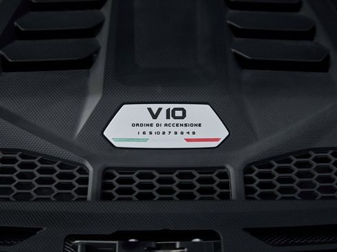 Used 2020 Lamborghini Huracan EVO image 24