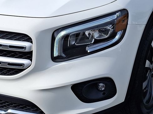 Used 2023 Mercedes-Benz GLB 250 4MATIC image 9