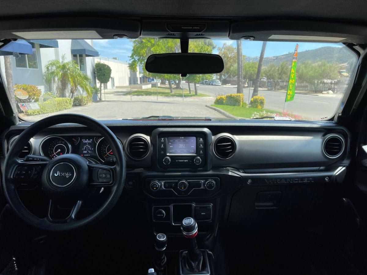 Used 2018 Jeep Wrangler Sport AWD/4WD image 14