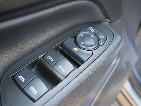 Used 2020 Chevrolet Equinox LT FWD image 19