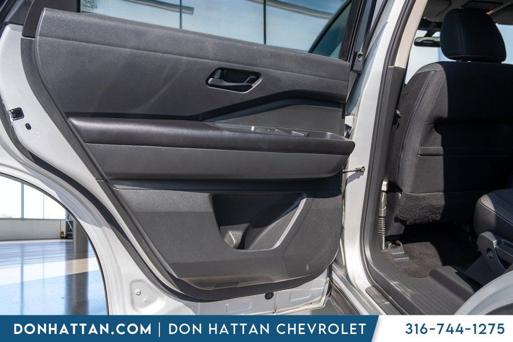 Used 2024 Nissan Pathfinder SV AWD/4WD image 19