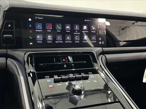 Certified 2024 Porsche Panamera 4 image 30