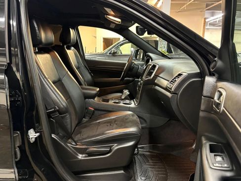 Used 2017 Jeep Grand Cherokee Altitude image 21