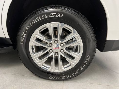 Used 2023 GMC Yukon SLT image 44