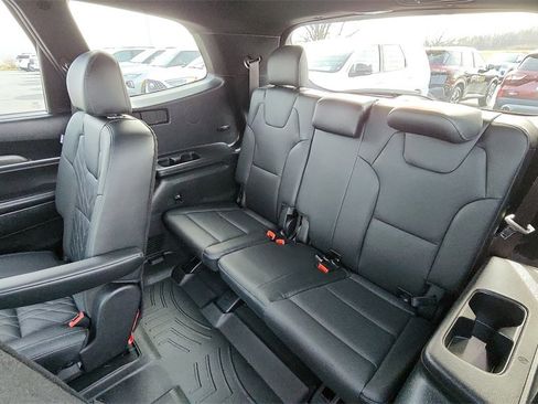 Used 2025 Kia Telluride AWD image 28