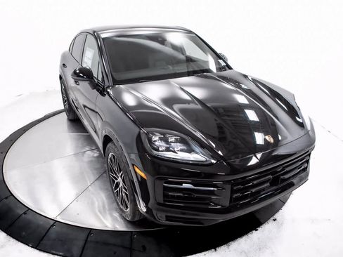 Certified 2025 Porsche Cayenne Coupe image 40