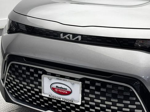 Used 2025 Kia Soul EX FWD image 2