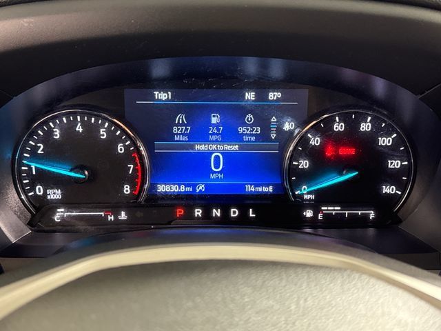 Used 2023 Ford Explorer XLT AWD/4WD image 32