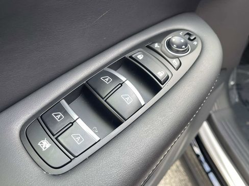 Certified 2025 INFINITI QX50 Sport image 13