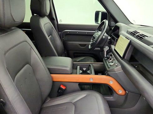 Used 2023 Land Rover Defender 110 X image 26