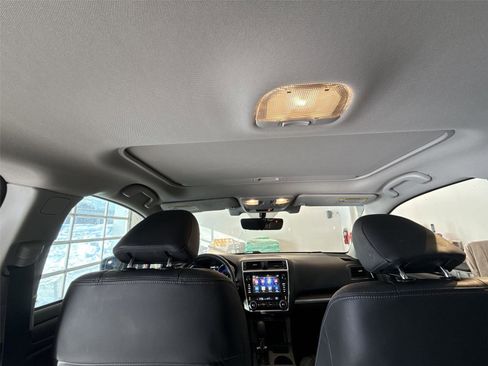Used 2018 Subaru Outback 2.5i Limited image 16