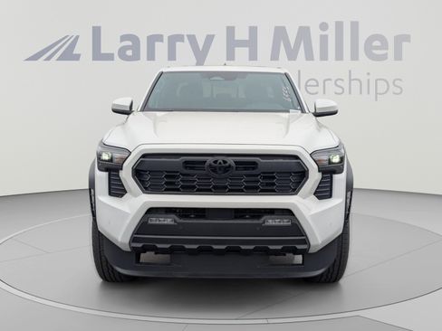 Used 2026 Toyota Tacoma TRD Off-Road w/ TRD Off Road Upgrade Package AWD/4WD image 9