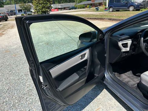 Used 2014 Toyota Corolla LE FWD image 7