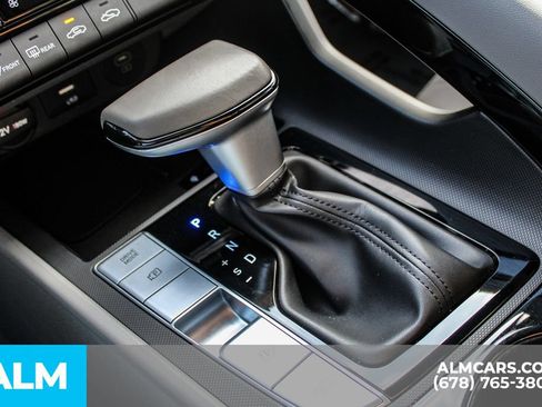 Used 2025 Hyundai Elantra SEL FWD image 36