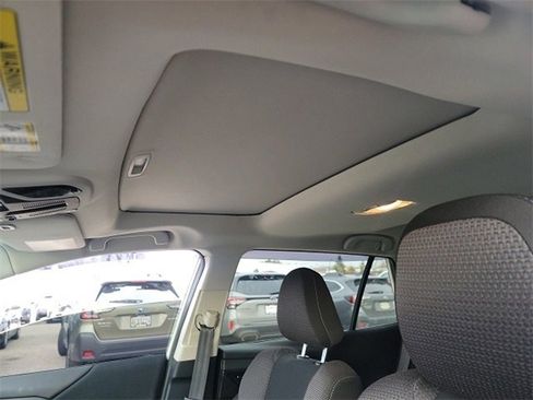 Used 2021 Subaru Outback Premium image 10