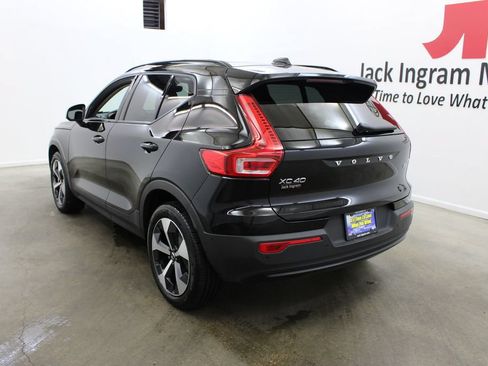 Used 2026 Volvo XC40 B5 Plus AWD/4WD image 3
