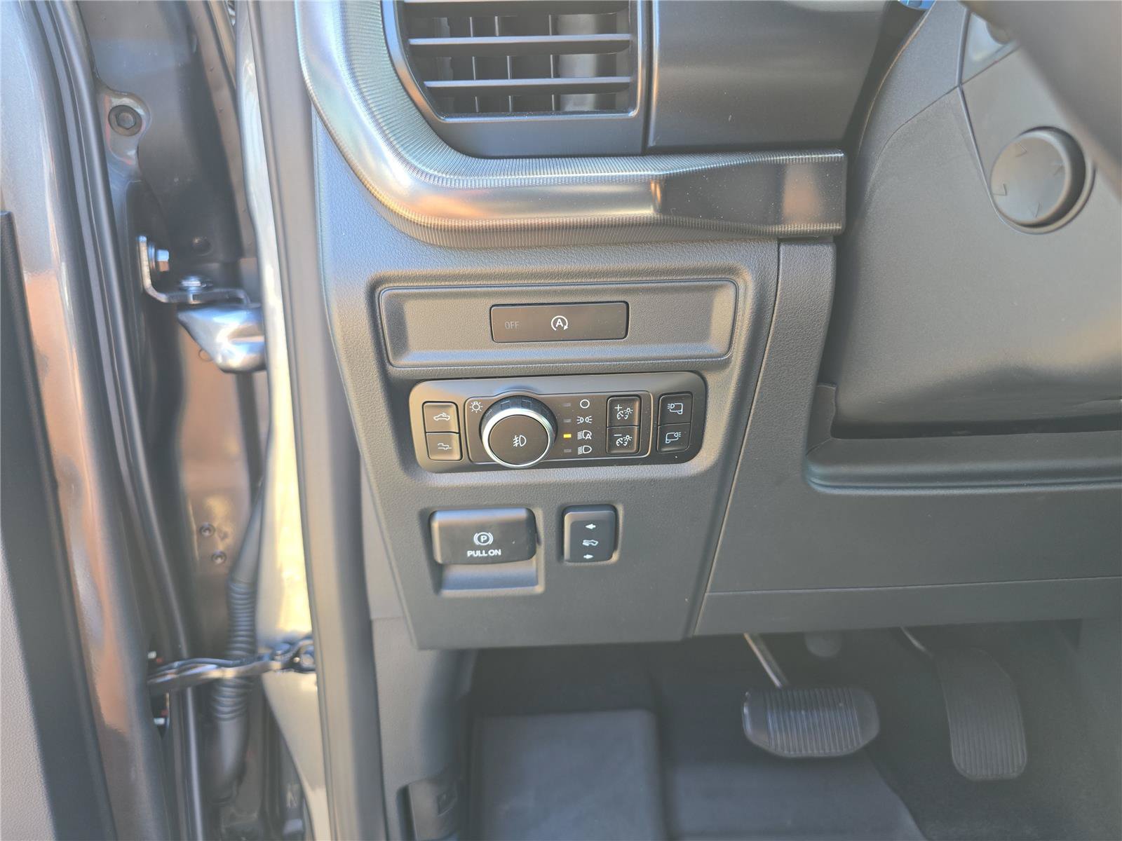 Used 2025 Ford F150 Raptor AWD/4WD image 34