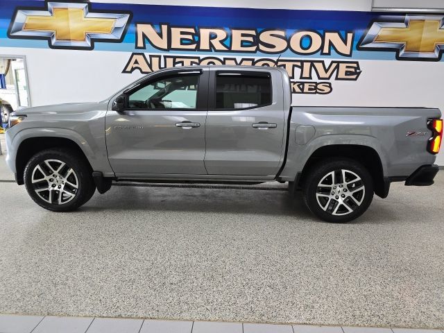 Used 2023 Chevrolet Colorado Z71 w/ Z71 Convenience Package 2 AWD/4WD image 4