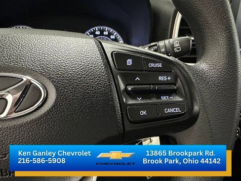 Used 2022 Hyundai Venue SE FWD image 13